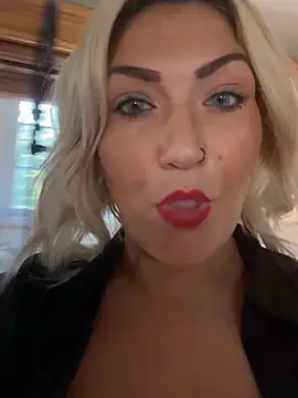 Snapshot of LittleMissEeve chatting on September 13, 9:14 pm LittleMissEeve online show from September 13, 9:14 pm