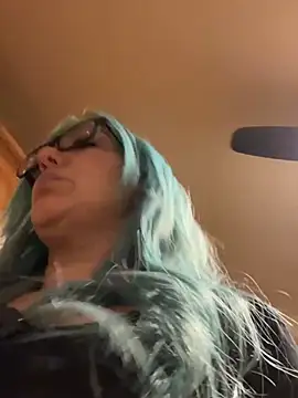 Snapshot of LittleMissEeve chatting on February 7, 1:31 am LittleMissEeve online show from February 7, 1:31 am