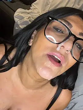 LittleMissEeve online show from May 29, 3:48 am