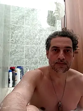 Snapshot of Arges20 chatting on February 5, 8:57 pm Arges20 online show from February 5, 8:57 pm