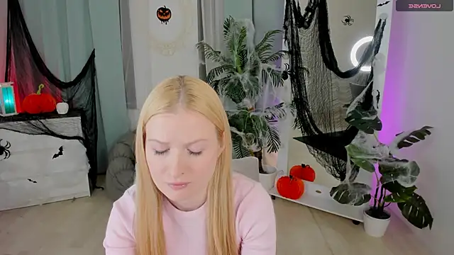 Laly Peach online show from October 20, 3:56 pm