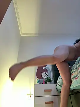 Snapshot of Nina_lovi chatting on February 8, 4:14 am Nina lovi online show from February 8, 4:14 am