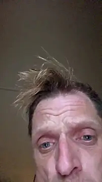 Snapshot of Svenslut chatting on October 19, 8:42 pm Svenslut online show from October 19, 8:42 pm