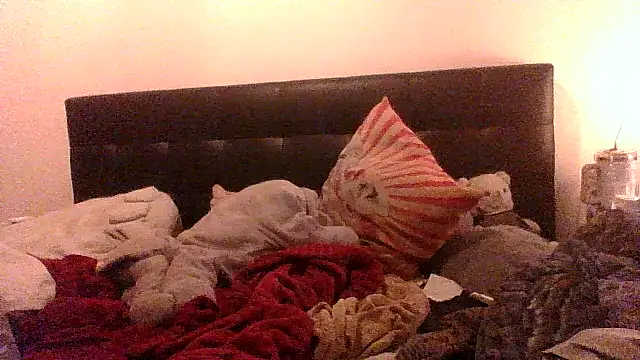 ShySuccubus online show from February 8, 7:05 pm