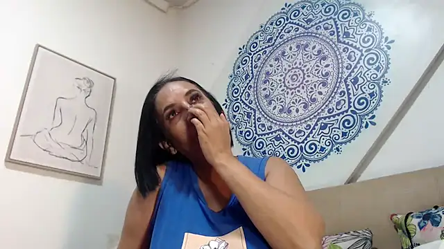 Snapshot of mom_xxx chatting on March 18, 2:48 pm mom xxx online show from March 18, 2:48 pm
