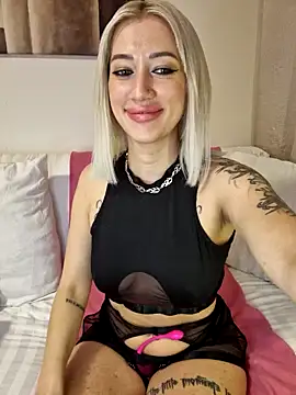 Snapshot of Fuck-Gina chatting on February 1, 11:48 pm Fuck-Gina online show from February 1, 11:48 pm