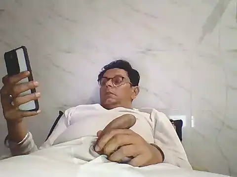 Snapshot of Kumarjay330 chatting on February 28, 5:14 pm Kumarjay330 online show from February 28, 5:14 pm