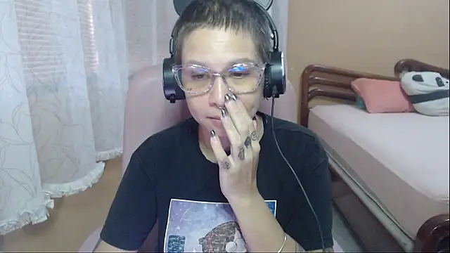 Snapshot of moon_cat85 chatting on September 20, 9:49 pm moon cat85 online show from September 20, 9:49 pm
