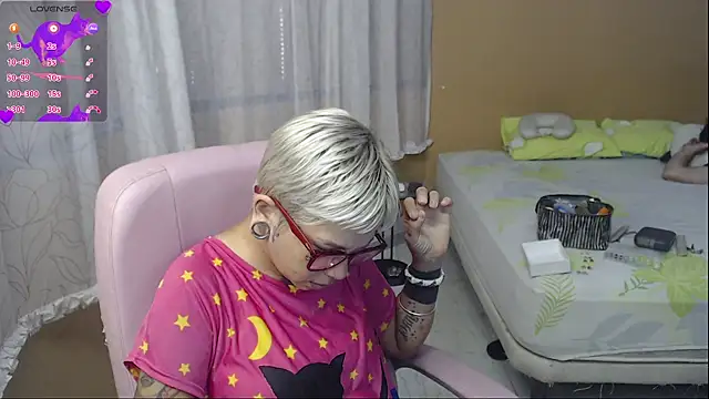 moon cat85 online show from July 14, 4:56 pm