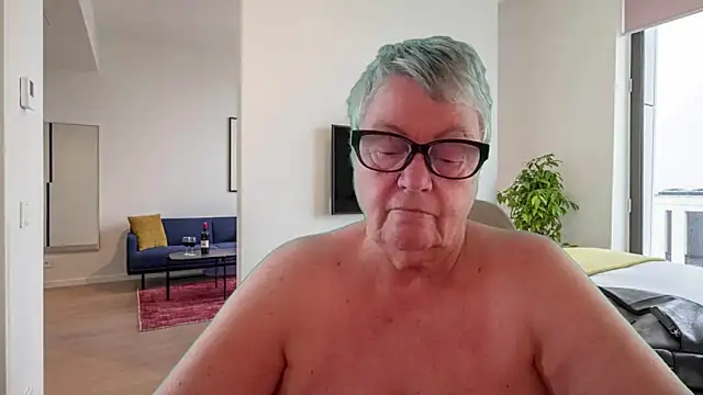GrannyChrissy68 online show from May 31, 12:56 pm