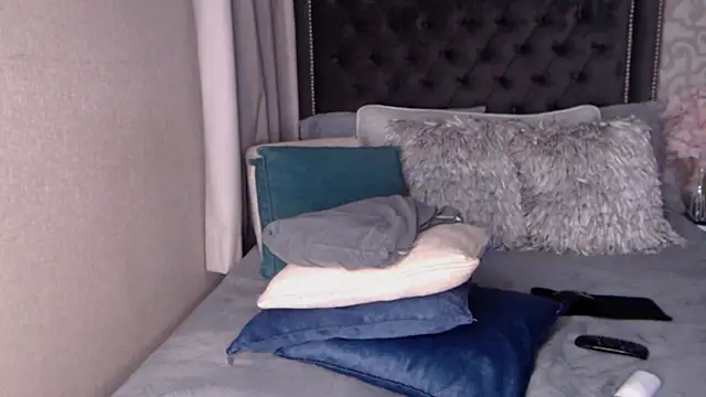 Snapshot of MariiePrice chatting on June 6, 3:33 am MariiePrice online show from June 6, 3:33 am