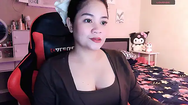 Snapshot of yenyen_ chatting on February 3, 1:04 am yenyen online show from February 3, 1:04 am