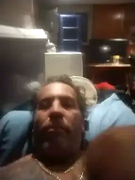 Snapshot of trucker1979 chatting on October 1, 10:21 am trucker1979 online show from October 1, 10:21 am