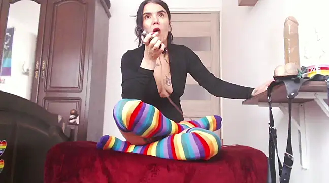 Snapshot of Goddess_Inanna chatting on February 5, 1:11 pm Goddess Inanna online show from February 5, 1:11 pm