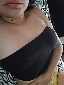 blerstefan1 online show from June 11, 12:36 pm