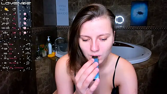 MelindaTin online show from March 13, 1:54 am