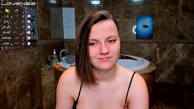 MelindaTin online show from October 19, 12:11 am