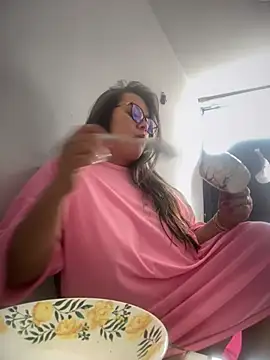 Ixchel Anaid online show from March 29, 2:28 pm