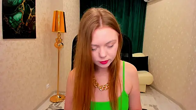 Strawberrye online show from February 12, 3:40 am