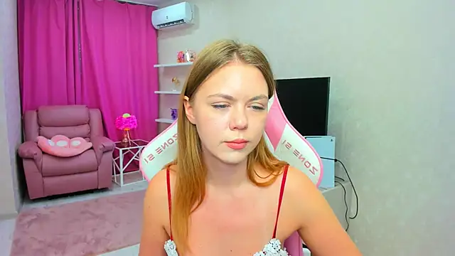 Strawberrye online show from March 31, 3:19 am