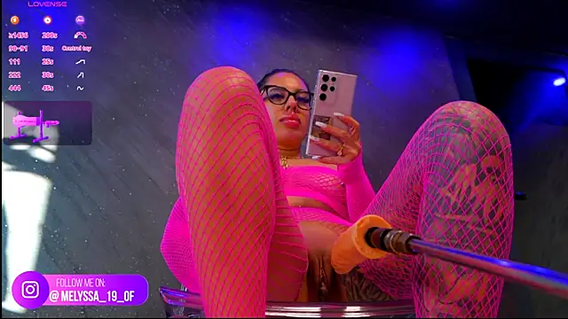 im-your-lovee online show from October 11, 6:12 am