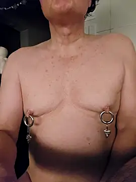 Snapshot of painslutfr chatting on December 27, 5:09 am painslutfr online show from December 27, 5:09 am