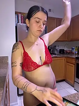 joeystaciee online show from June 6, 1:32 am