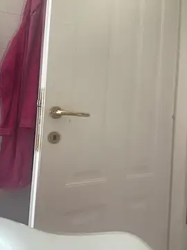 Snapshot of Aestheticsgirl chatting on February 25, 10:03 am Aestheticsgirl online show from February 25, 10:03 am