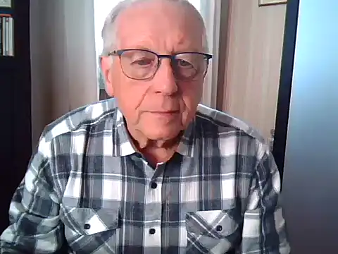 johnjohn622662 online show from April 7, 9:10 am