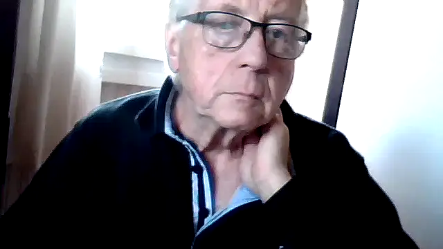 johnjohn622662 online show from May 21, 3:19 pm