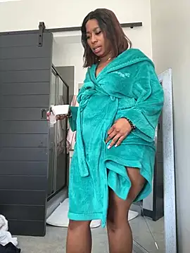 CurvyDesire1 online show from May 22, 7:48 am