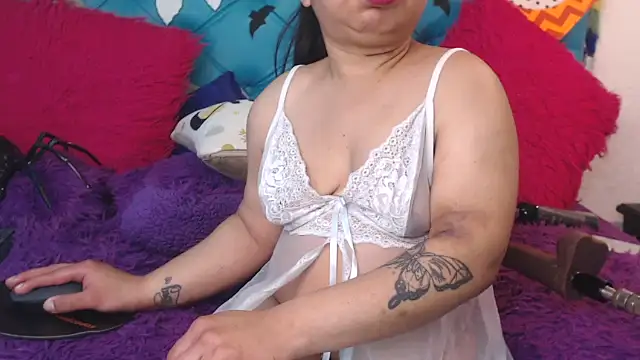 SARAWILLS online show from October 16, 2:07 pm