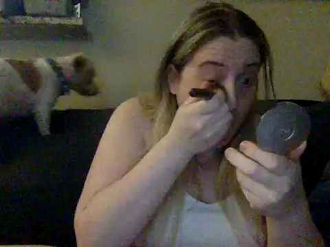 Snapshot of Hleigh327 chatting on March 14, 7:48 am Hleigh327 online show from March 14, 7:48 am