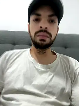 Snapshot of phellipestronda chatting on October 19, 8:26 am phellipestronda online show from October 19, 8:26 am