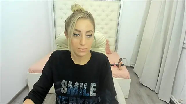 Snapshot of erykajoy chatting on October 23, 8:57 am erykajoy online show from October 23, 8:57 am