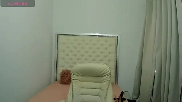 Snapshot of erykajoy chatting on November 11, 11:21 am erykajoy online show from November 11, 11:21 am