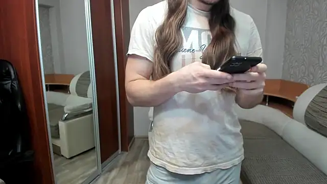 Marrymepls online show from December 20, 8:05 pm