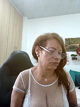 Snapshot of BustyMilf_ chatting on March 29, 1:00 pm BustyMilf online show from March 29, 1:00 pm