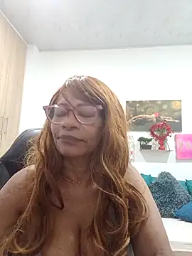 Snapshot of BustyMilf_ chatting on April 8, 1:00 pm BustyMilf online show from April 8, 1:00 pm