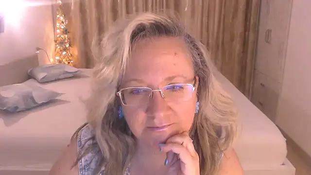 Snapshot of Raisshy chatting on June 18, 10:19 am Raisshy online show from June 18, 10:19 am