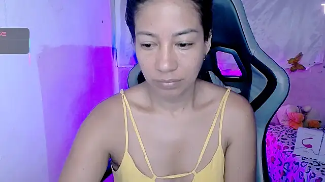 ninatiny online show from October 6, 10:56 am