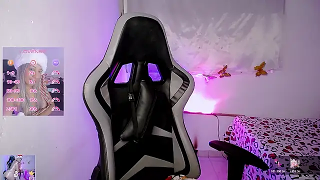 ninatiny online show from January 11, 11:37 am