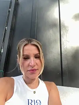 Snapshot of jasminesummer chatting on March 1, 11:07 pm jasminesummer online show from March 1, 11:07 pm