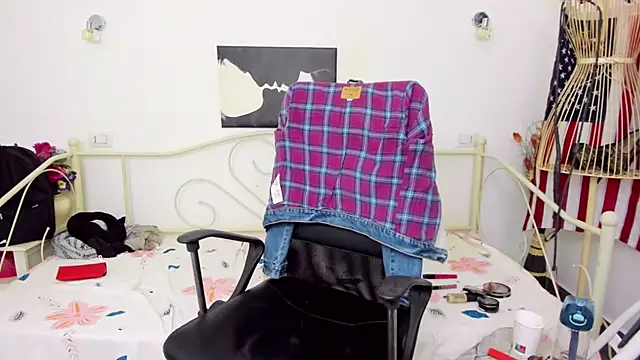 Snapshot of jessystarr chatting on February 15, 4:03 am jessystarr online show from February 15, 4:03 am