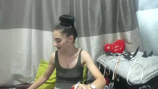 Snapshot of jessystarr chatting on November 9, 1:53 pm jessystarr online show from November 9, 1:53 pm