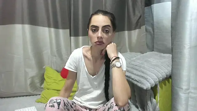 Snapshot of jessystarr chatting on November 20, 5:51 am jessystarr online show from November 20, 5:51 am