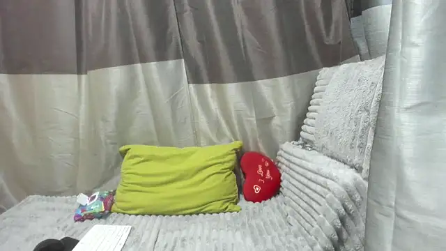 Snapshot of jessystarr chatting on November 24, 7:35 pm jessystarr online show from November 24, 7:35 pm