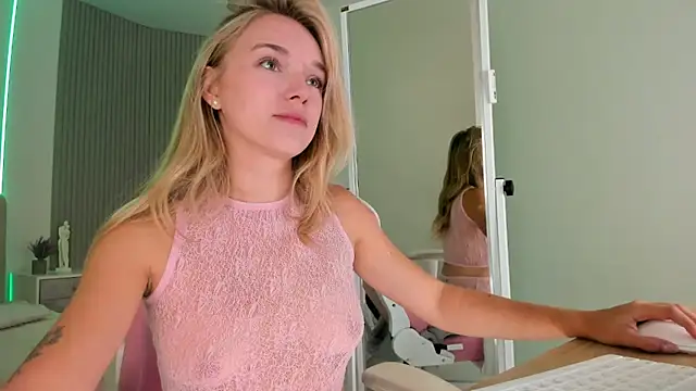 VirginChloe online show from July 24, 2:31 am
