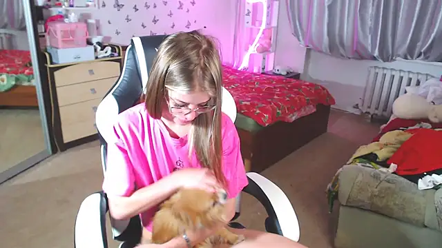 Snapshot of Kira_honeyy chatting on March 2, 11:29 am Kira honeyy online show from March 2, 11:29 am