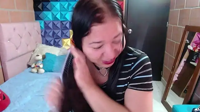 katifoxx online show from February 8, 4:36 pm